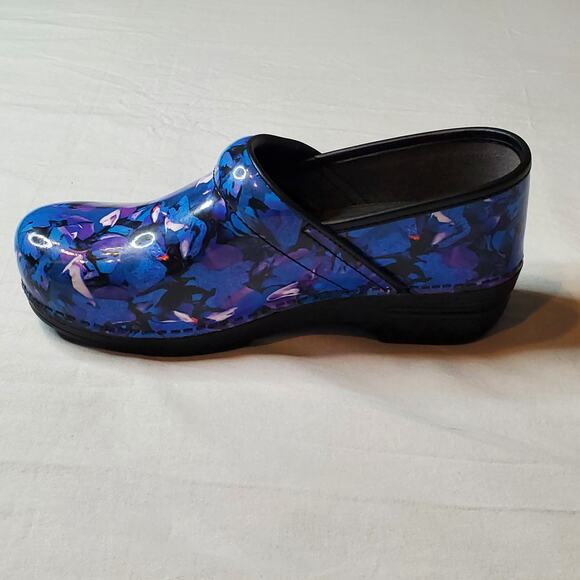 Dansko Women's Size 41 (US - 11) XP Blue Swirl Patent Marble Clog - Picture 9 of 9